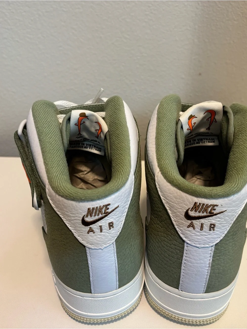 NEW Nike Air Force 1 Mid QS